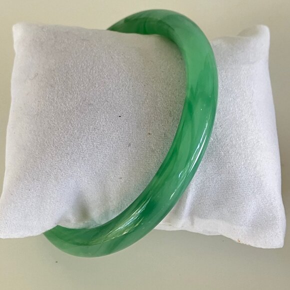 Vintage Small Jade Bangle Bracelet - Picture 13 of 13